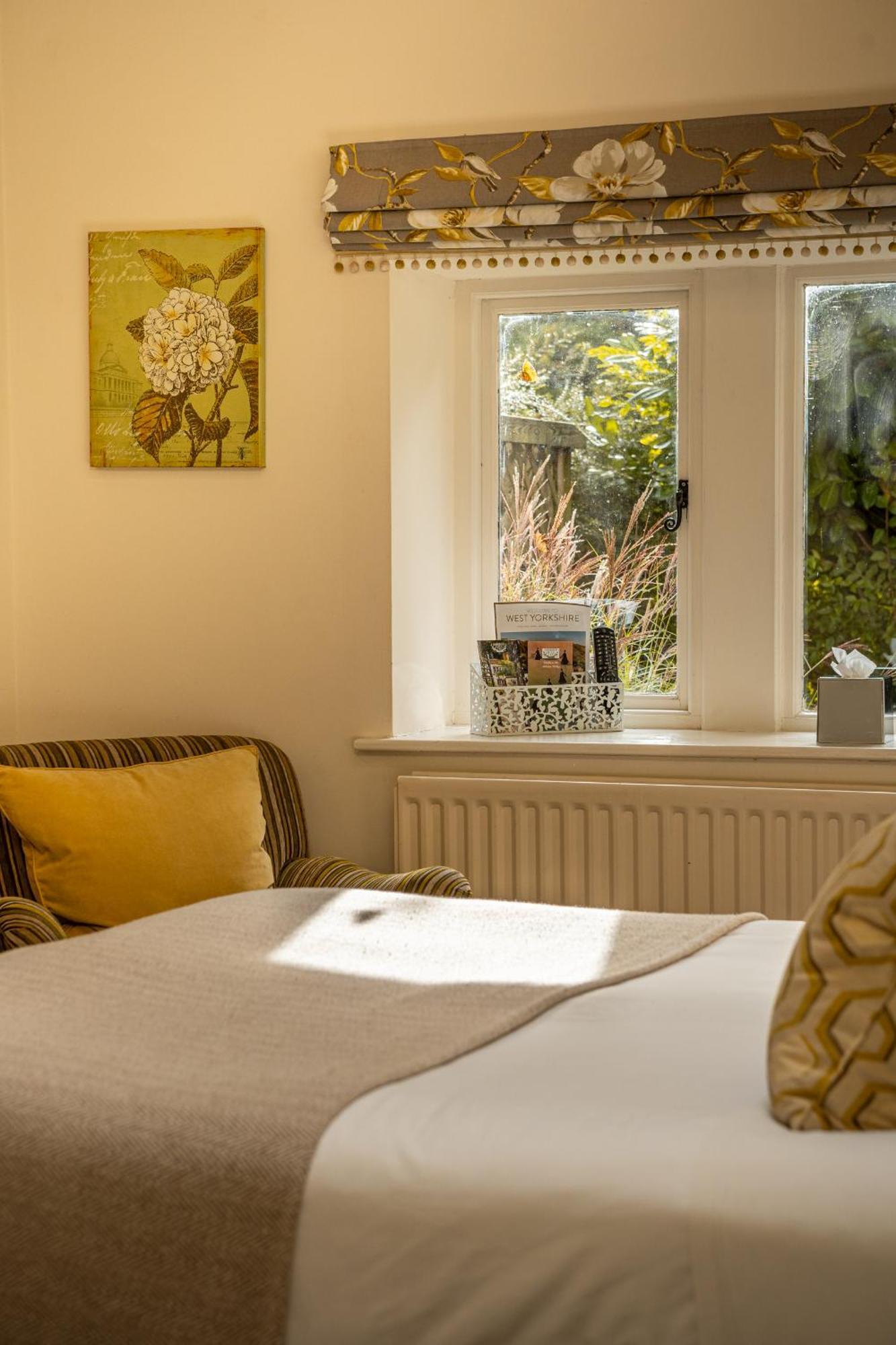 Shibden Mill Inn Халифакс Екстериор снимка